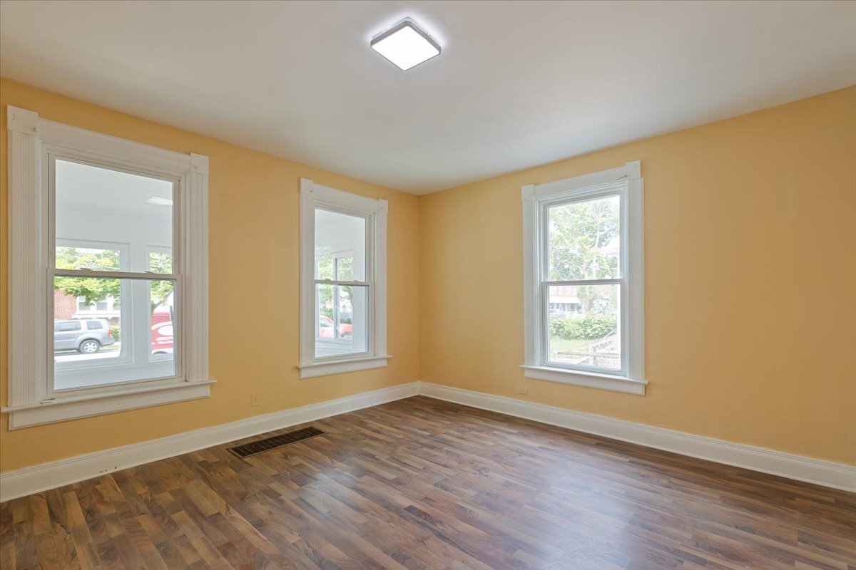 1912 Emerson Street Property Photo 3