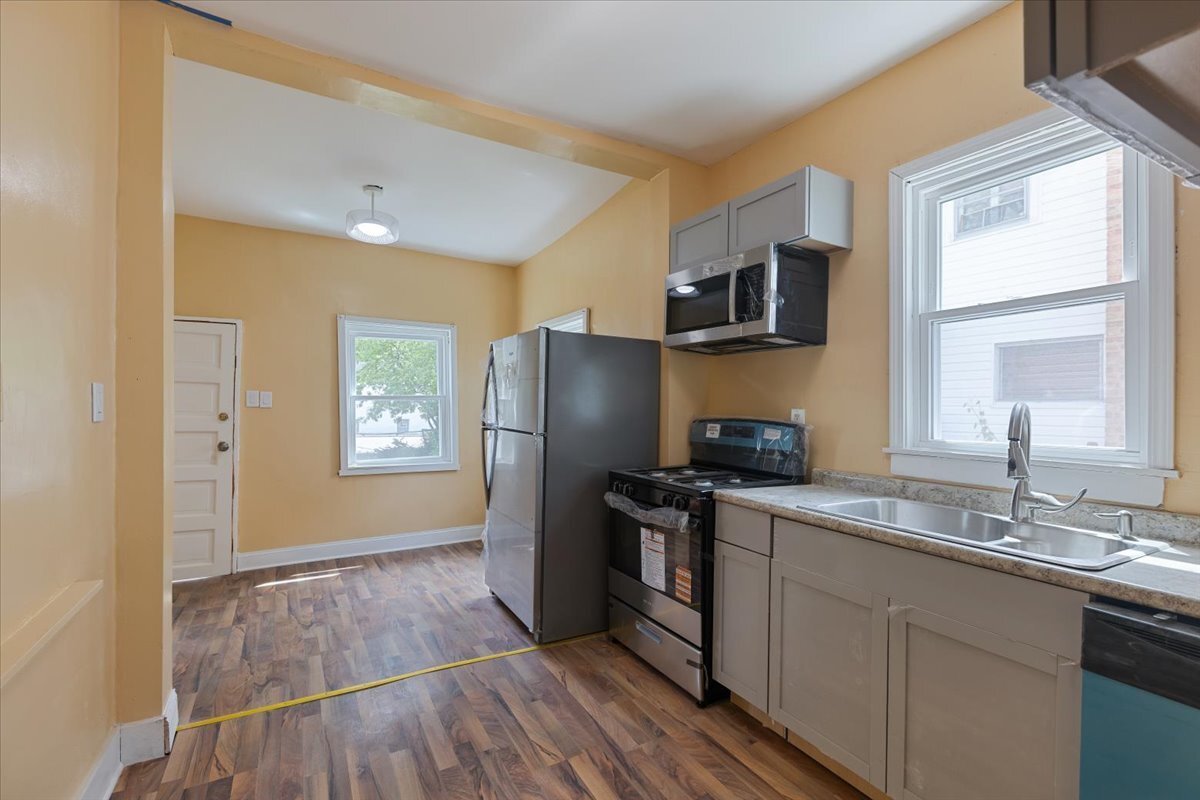1912 Emerson Street Property Photo 10