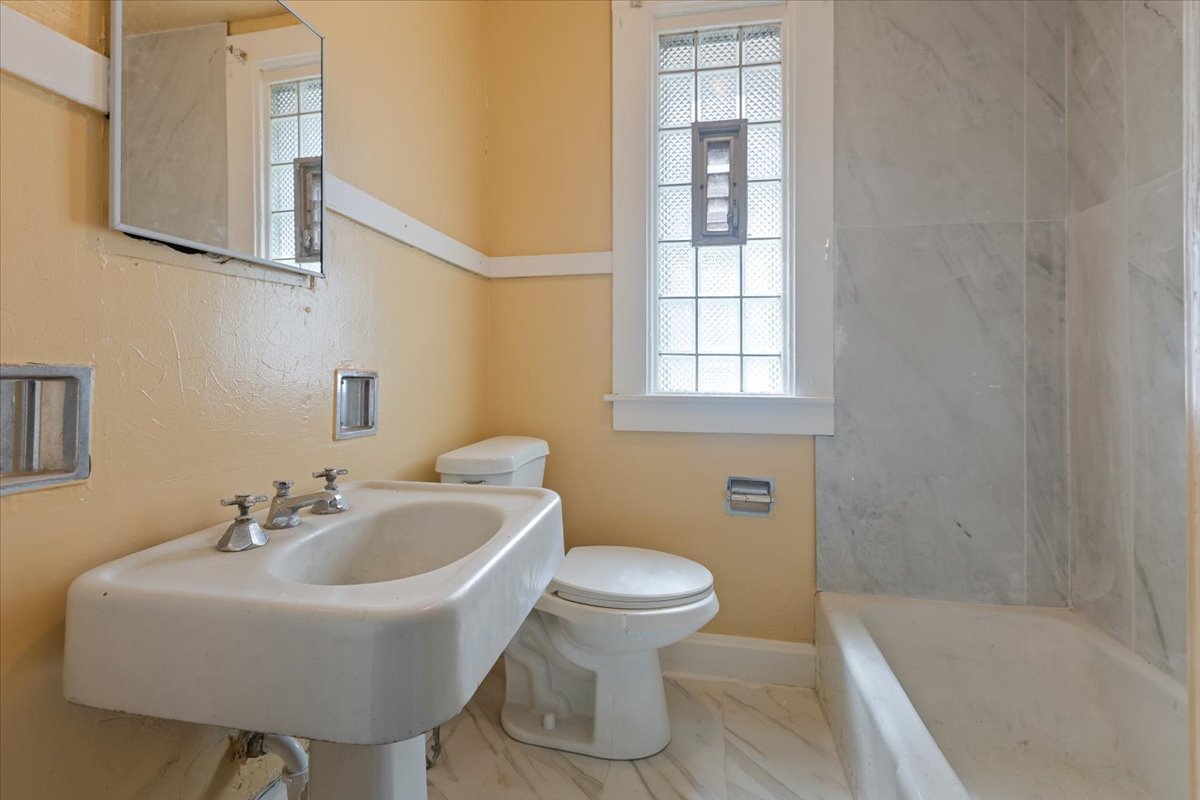 1912 Emerson Street Property Photo 25