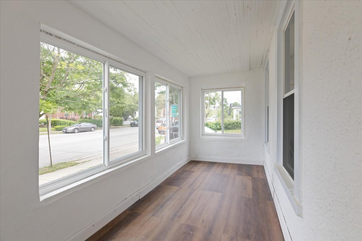 1912 Emerson Street Property Photo 27