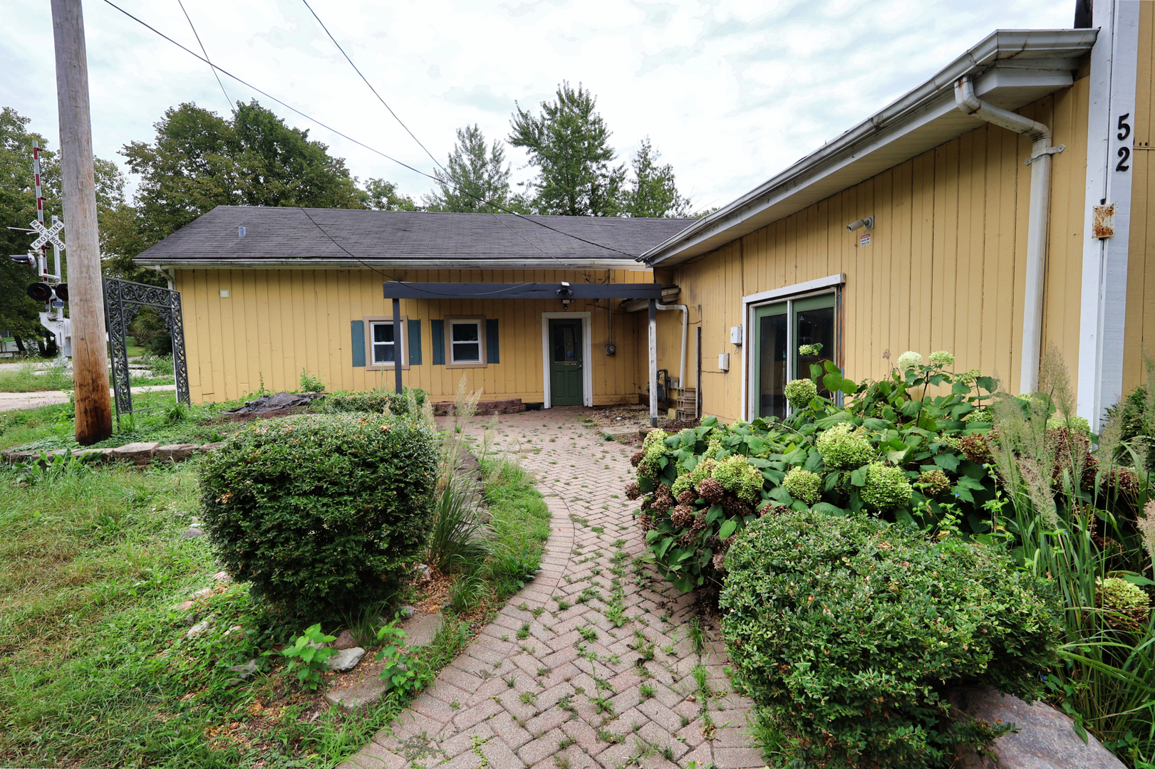 52 N Adams Street Property Photo 1