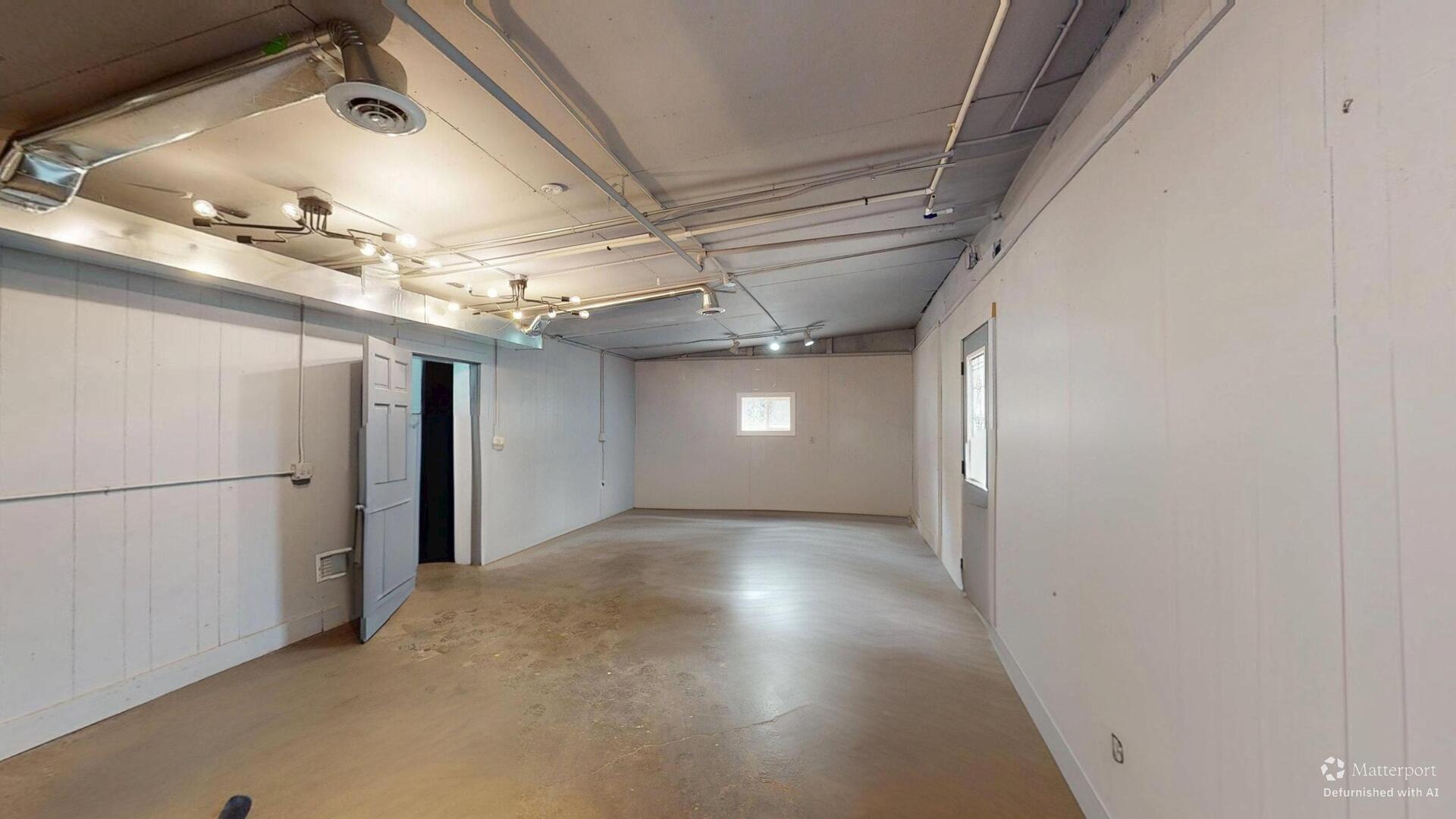 52 N Adams Street Property Photo 15
