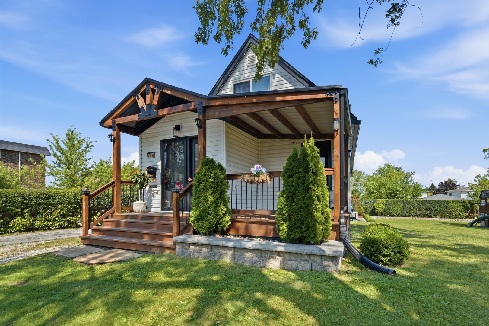 10801 Menard Avenue Property Photo 1