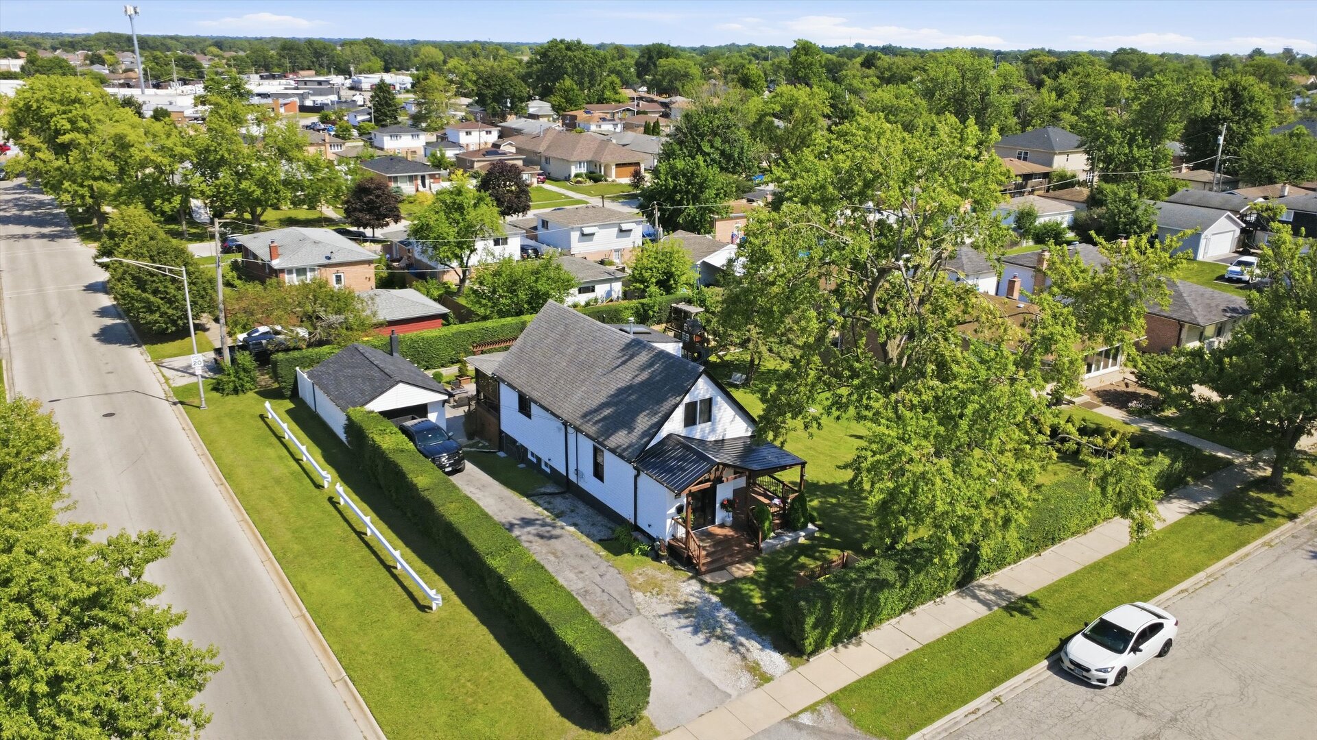 10801 Menard Avenue Property Photo 3