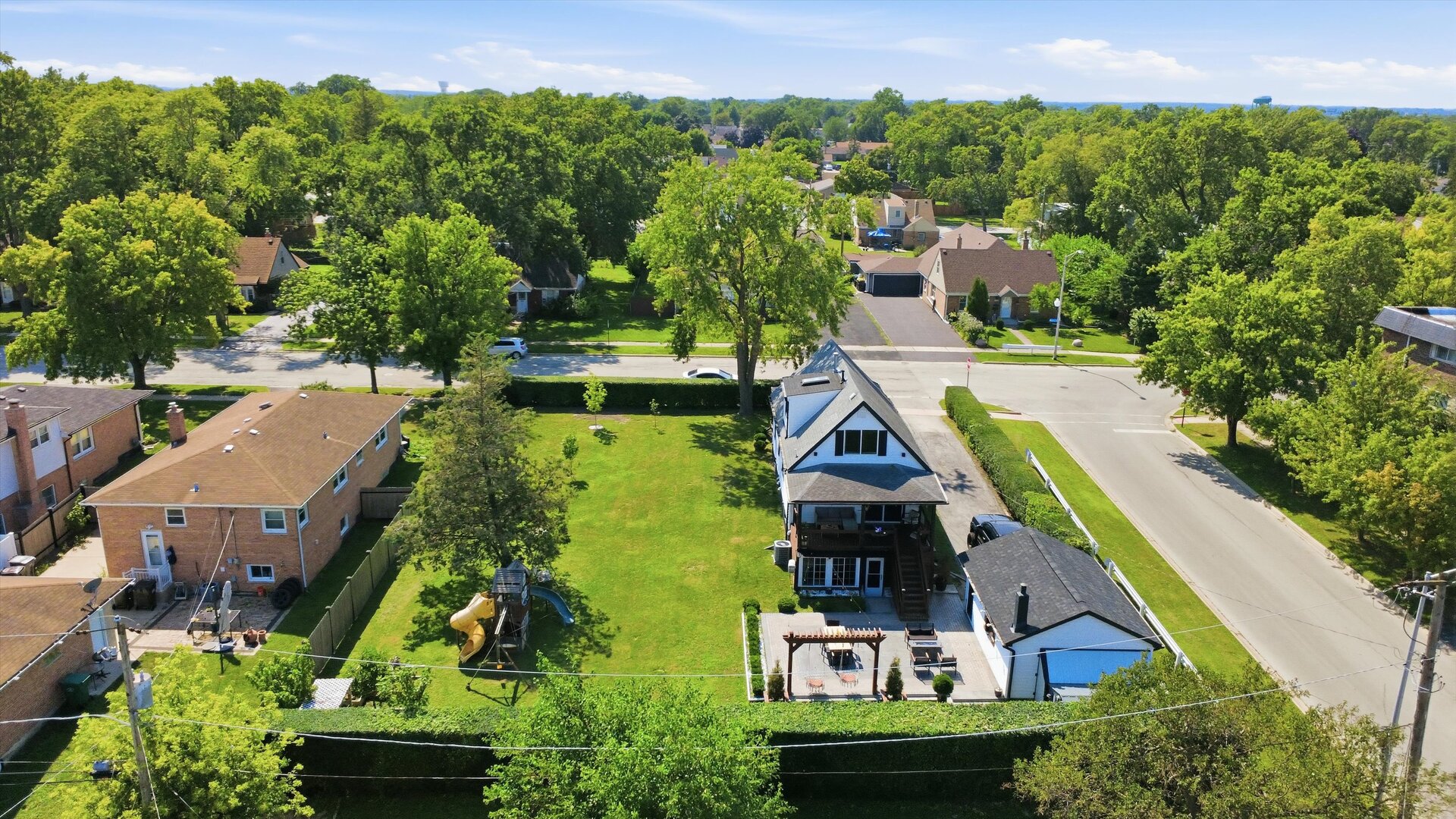 10801 Menard Avenue Property Photo 5