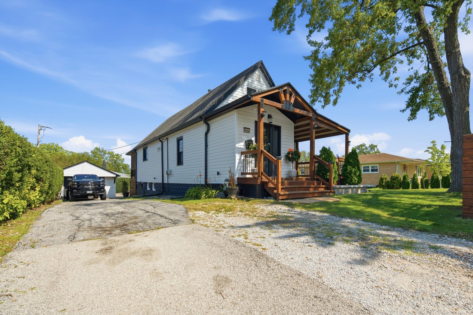 10801 Menard Avenue Property Photo 7