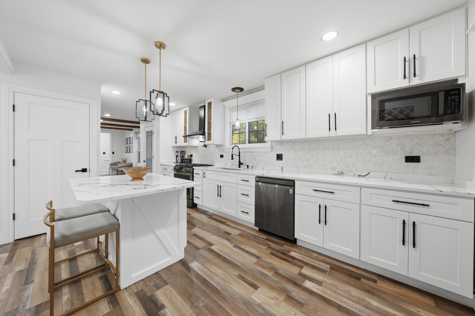 10801 Menard Avenue Property Photo 17