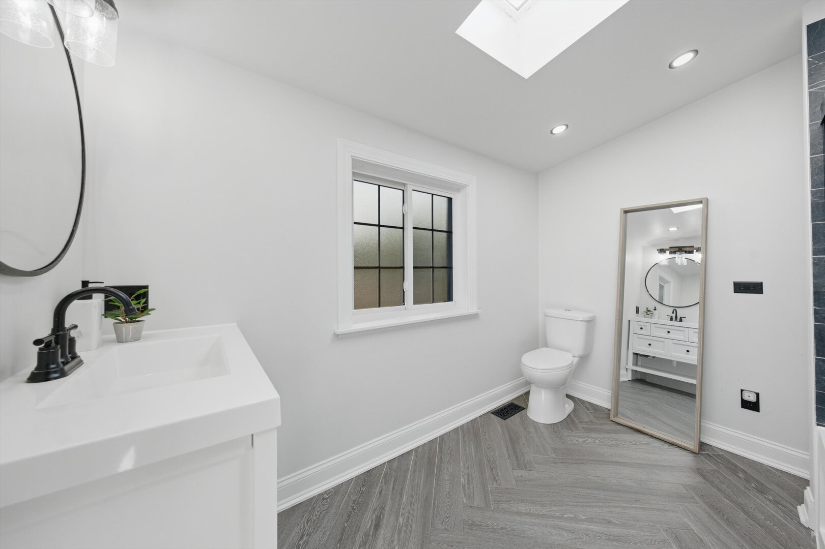 10801 Menard Avenue Property Photo 19