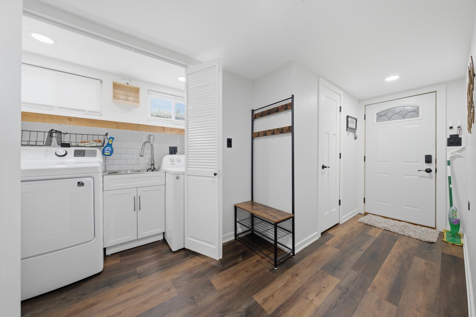 10801 Menard Avenue Property Photo 31