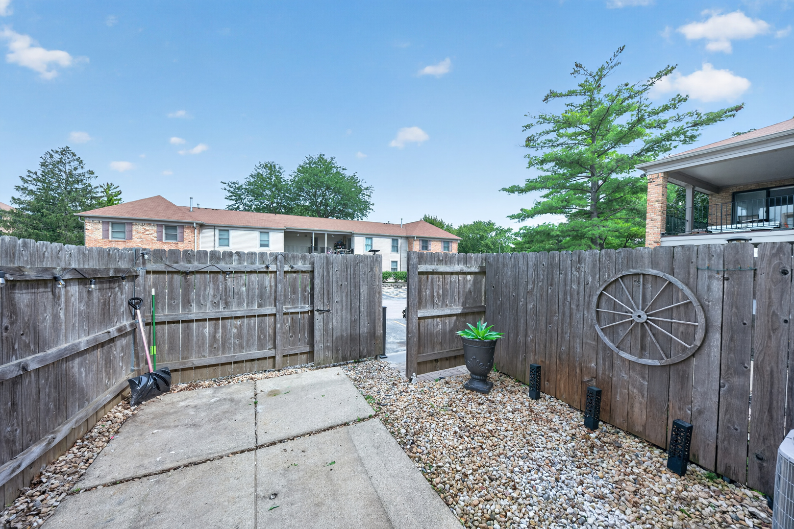 1714 Sessions Walk Property Photo 24