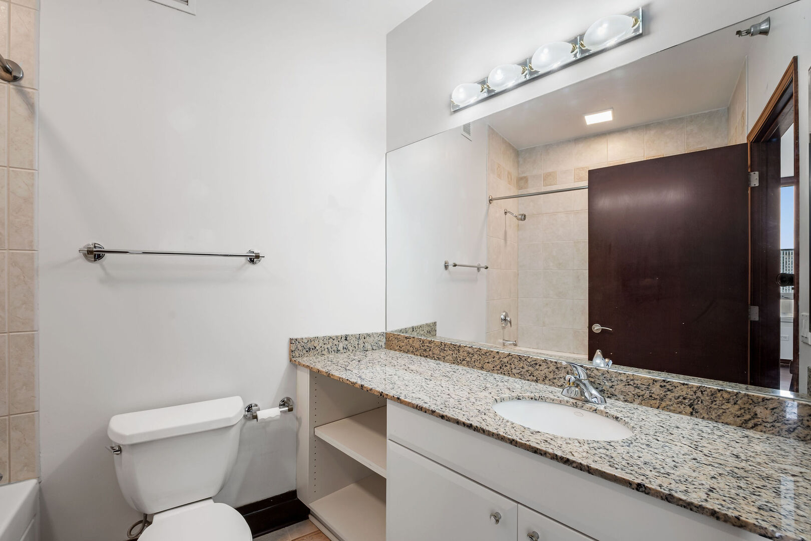 33 W Ontario Street 42es Property Photo 10
