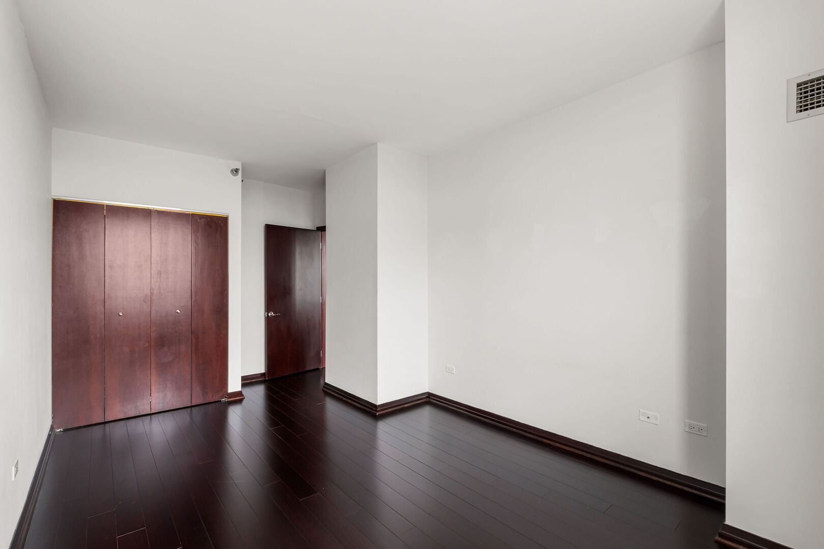 33 W Ontario Street 42es Property Photo 14