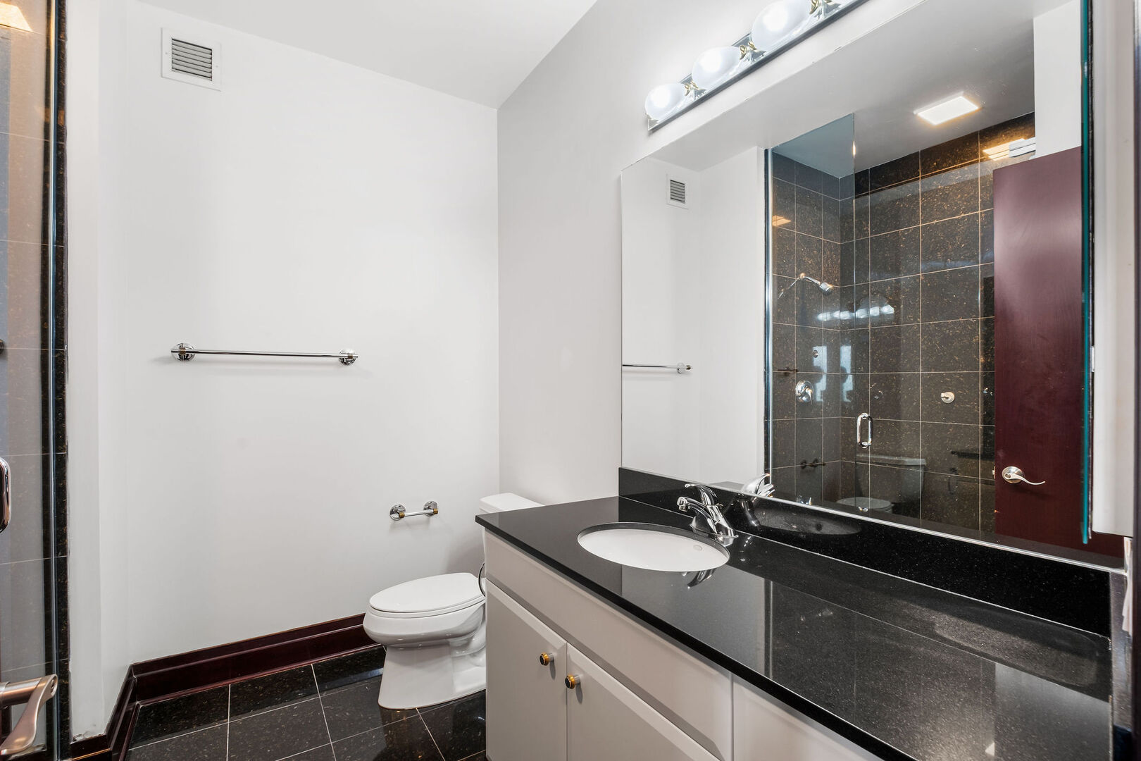 33 W Ontario Street 42es Property Photo 15