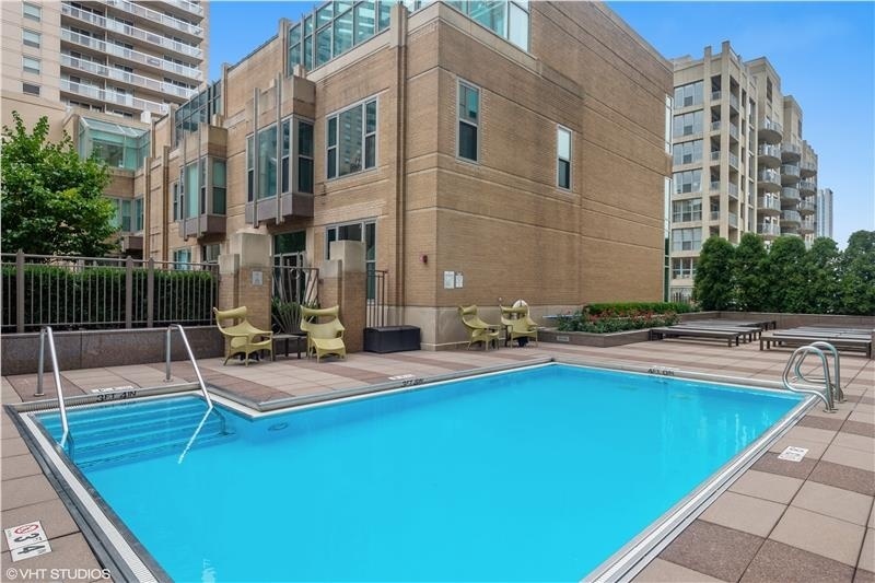 33 W Ontario Street 42es Property Photo 18