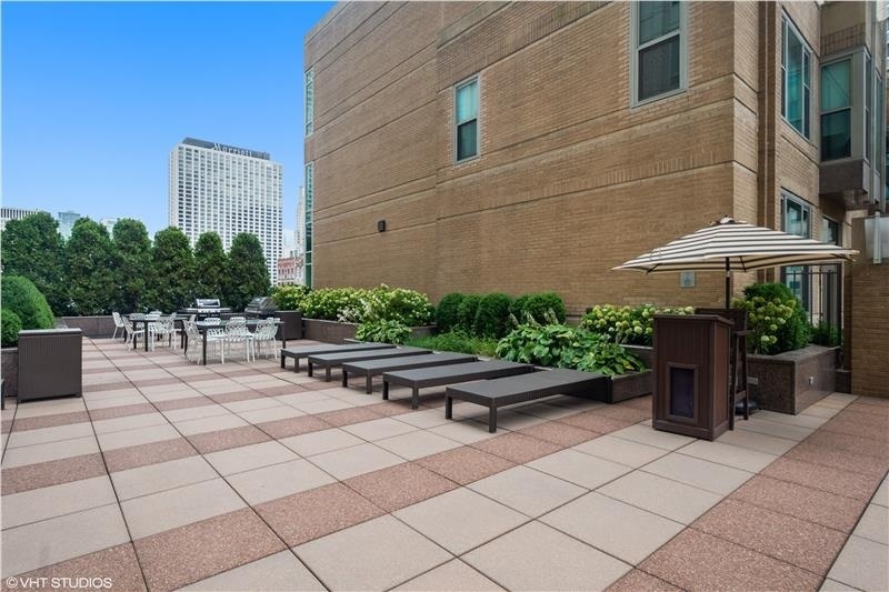 33 W Ontario Street 42es Property Photo 19