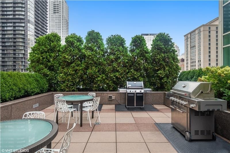 33 W Ontario Street 42es Property Photo 20