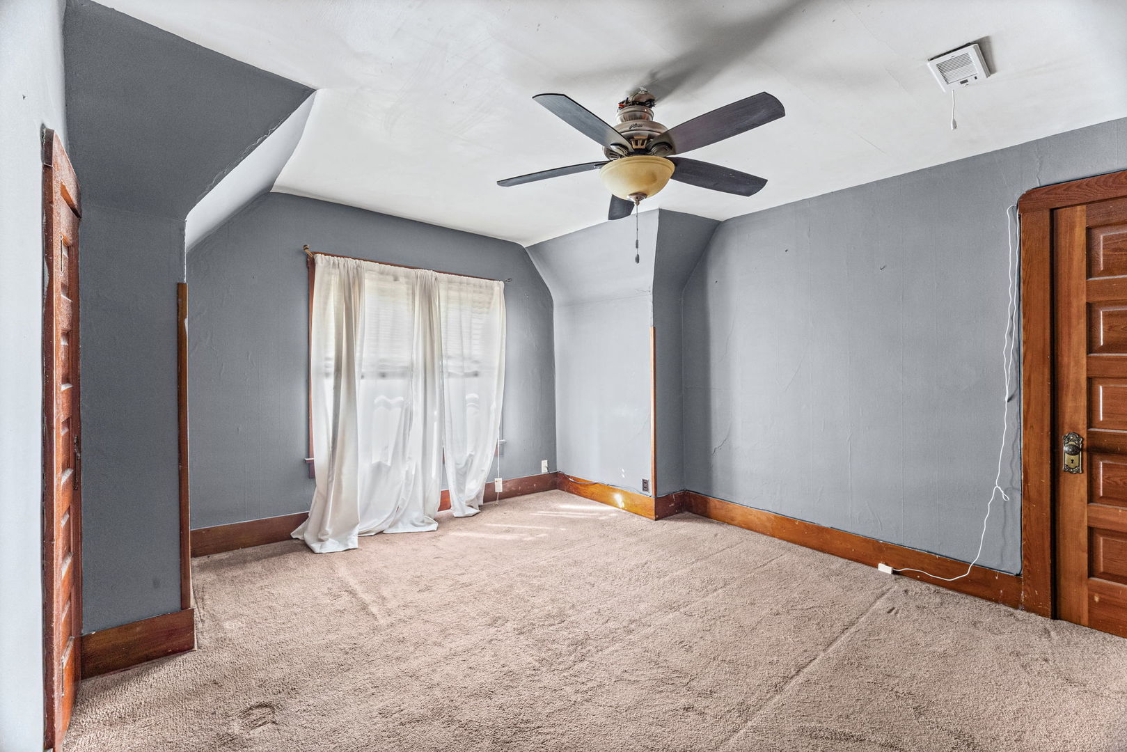 448 Grand Avenue Property Photo 14