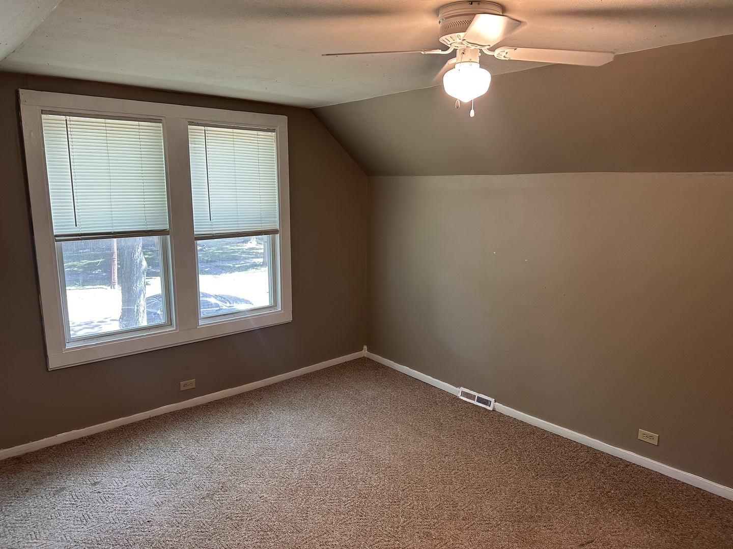 607 Leonard Avenue Property Photo 12