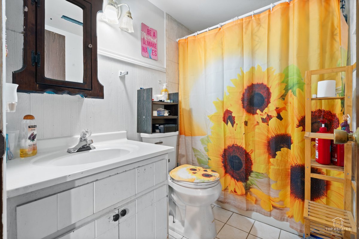 12756586 Property Photo 15