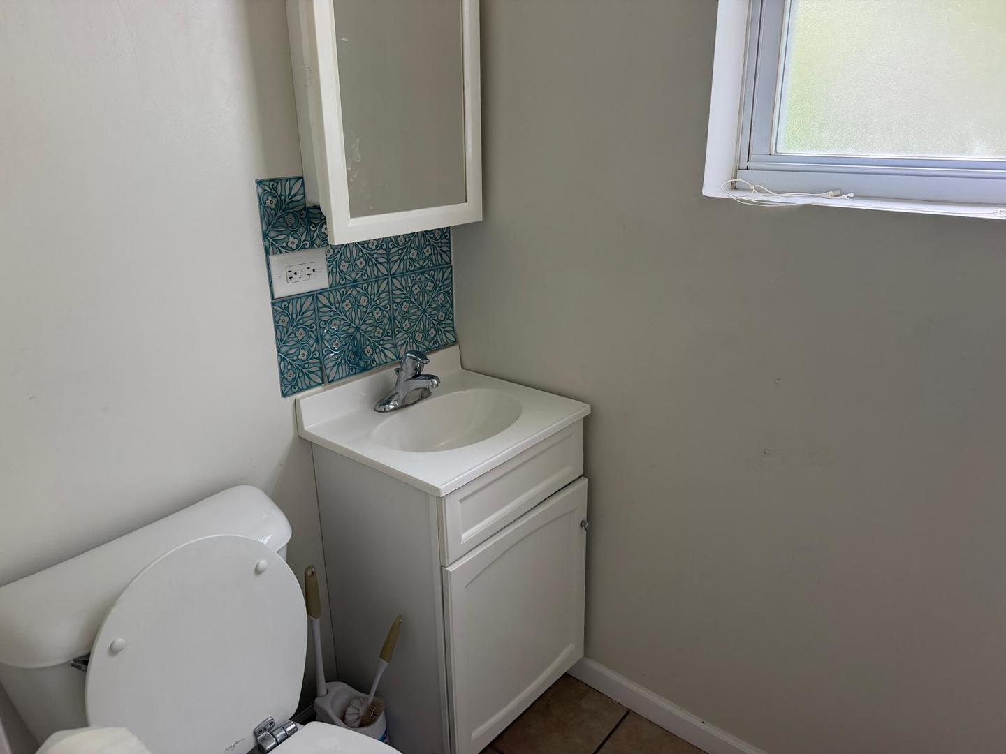 15726 Avalon Avenue Property Photo 17