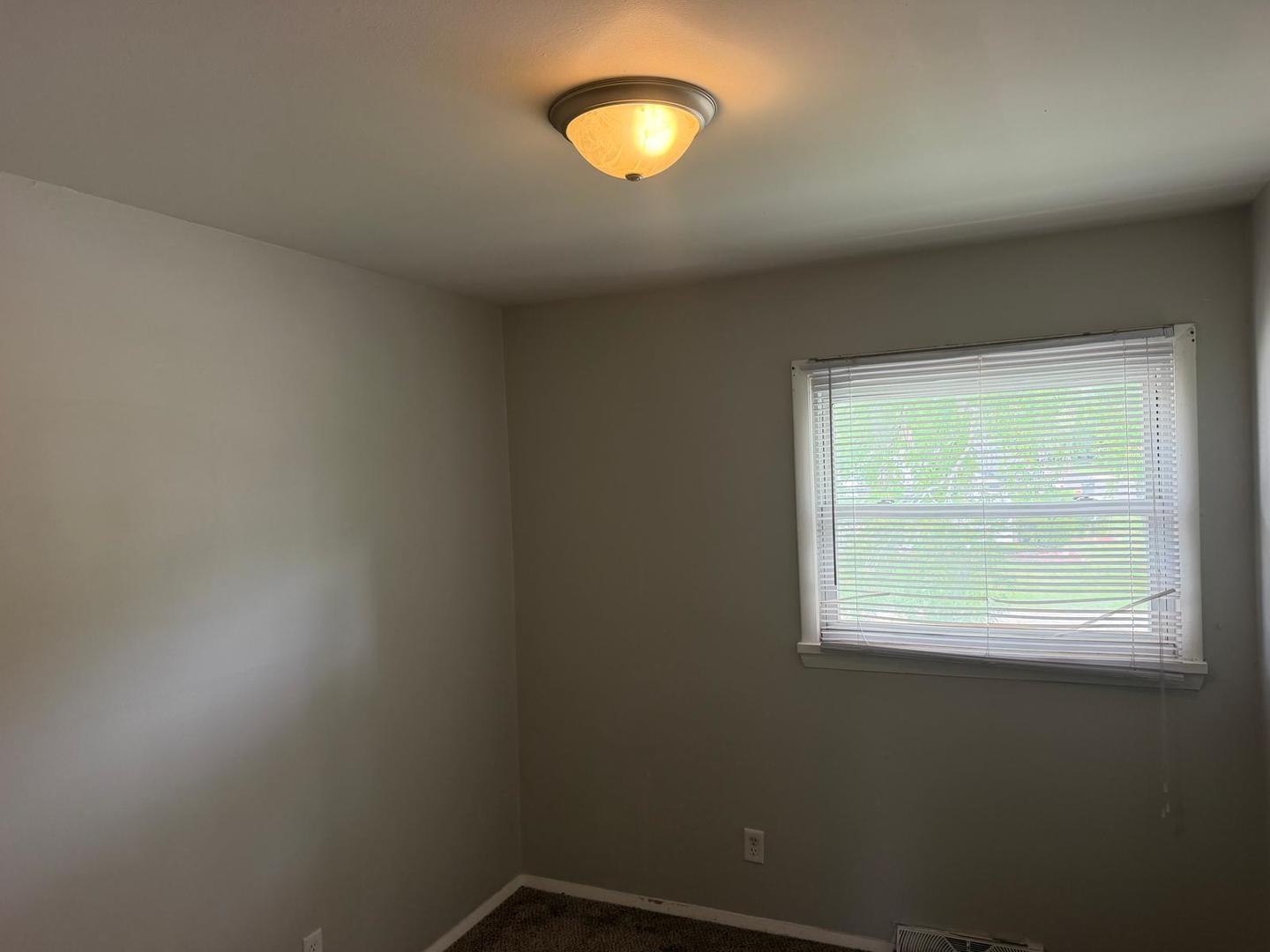 15726 Avalon Avenue Property Photo 20