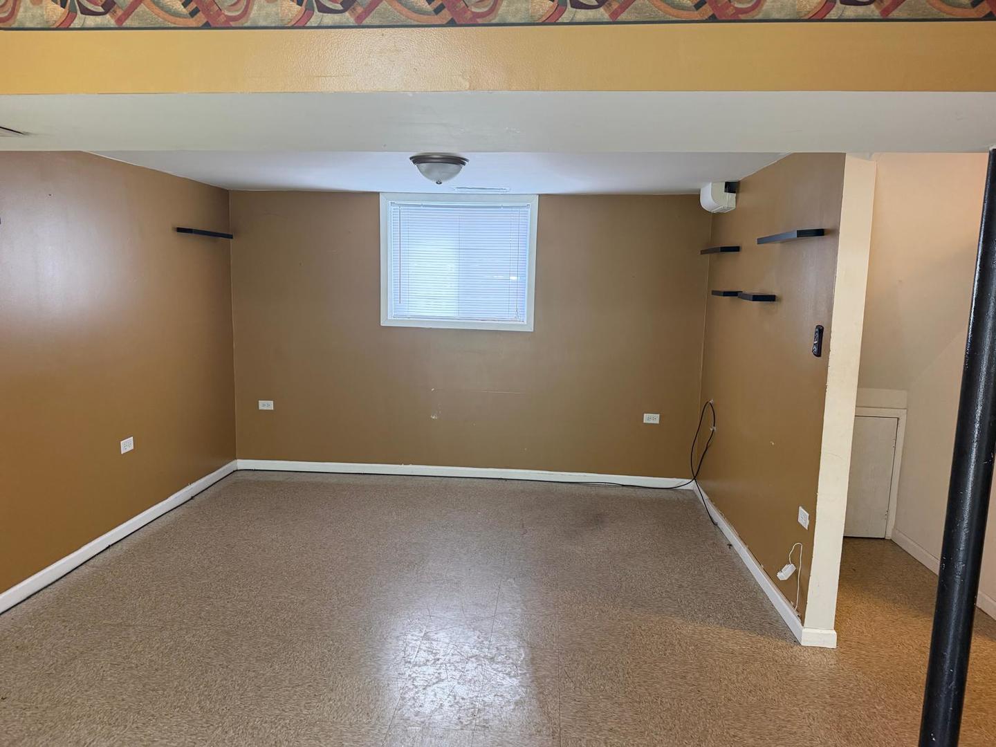 15726 Avalon Avenue Property Photo 22