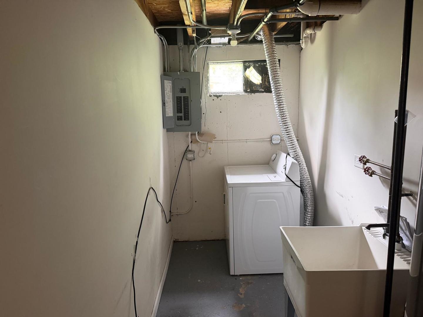 15726 Avalon Avenue Property Photo 23