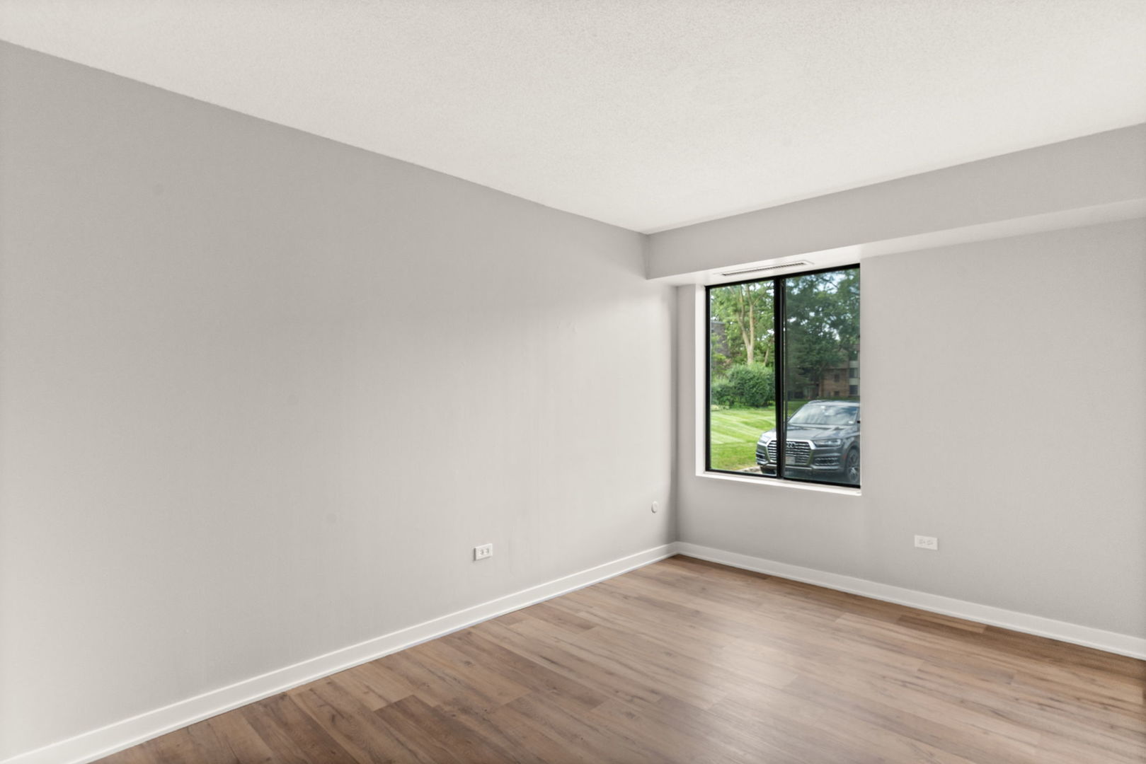 924 S Lake Court 105 Property Photo 17