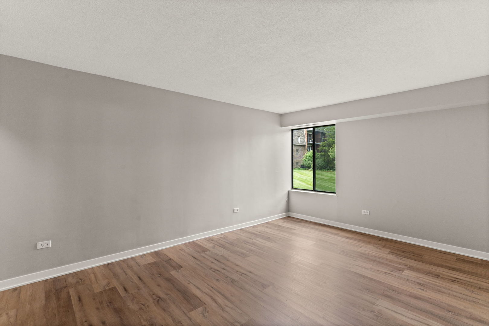 924 S Lake Court 105 Property Photo 18