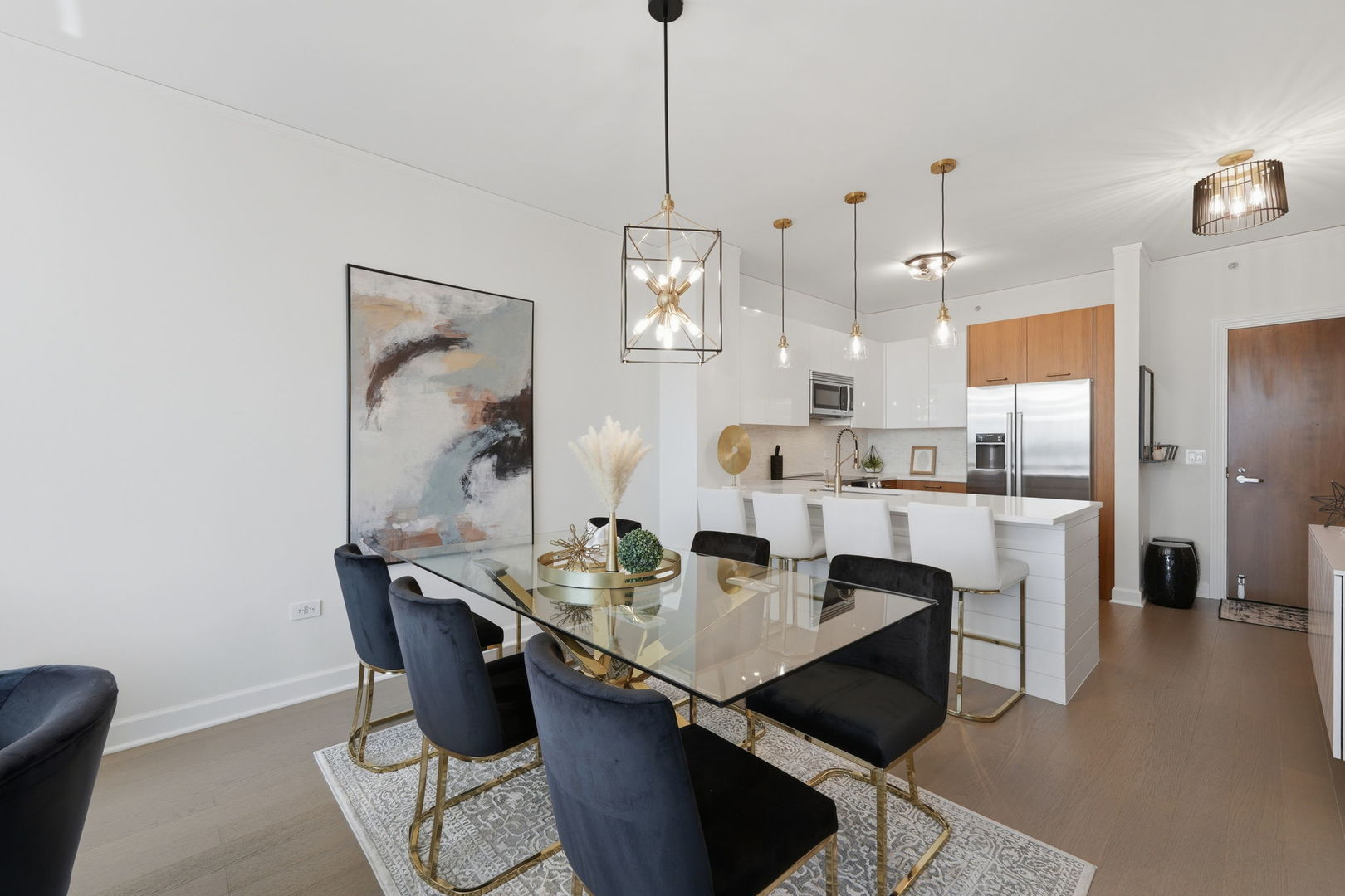 1901 S Calumet Avenue 2411 Property Photo 6
