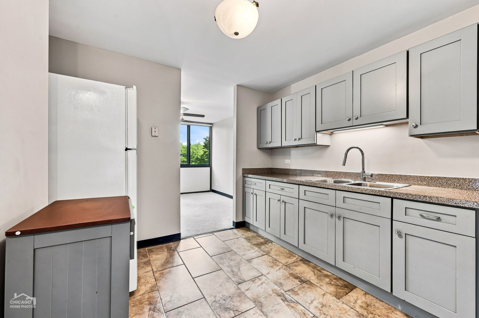 4850 S Lake Park Avenue 308b Property Photo 4