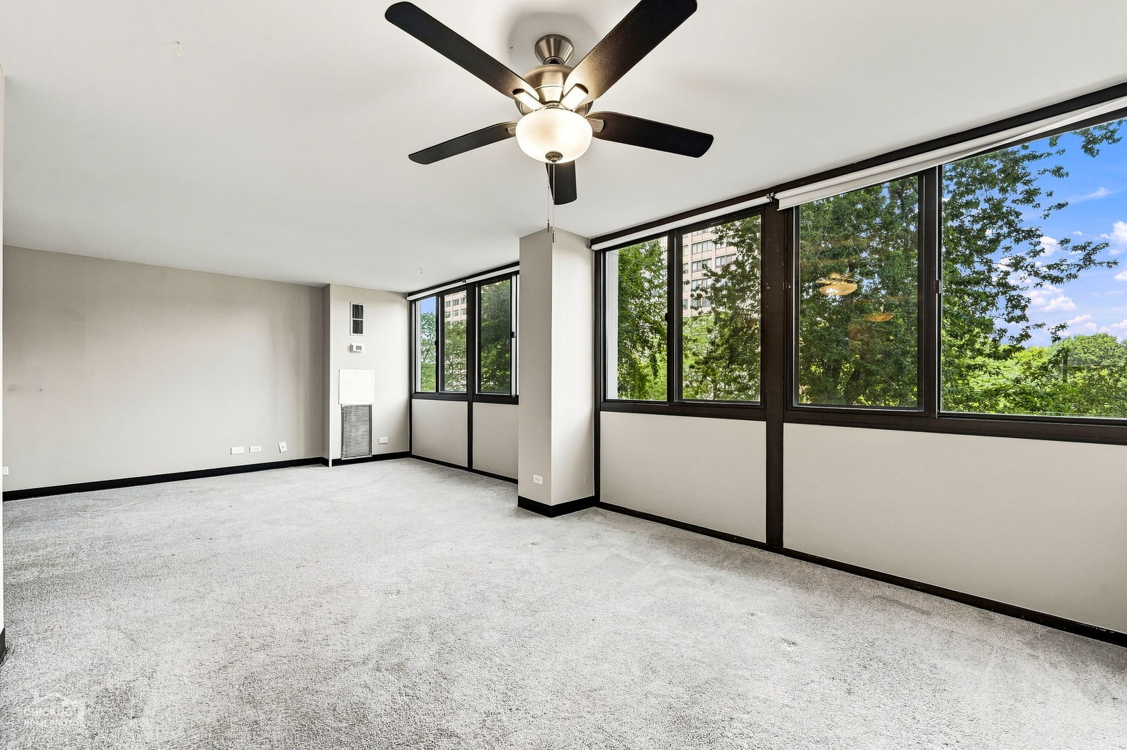 4850 S Lake Park Avenue 308b Property Photo 7