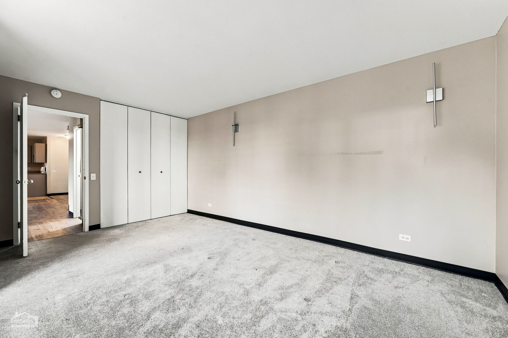 4850 S Lake Park Avenue 308b Property Photo 15