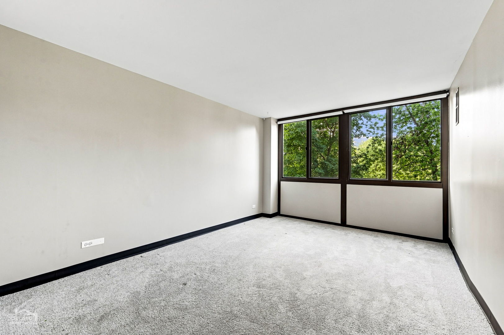 4850 S Lake Park Avenue 308b Property Photo 16