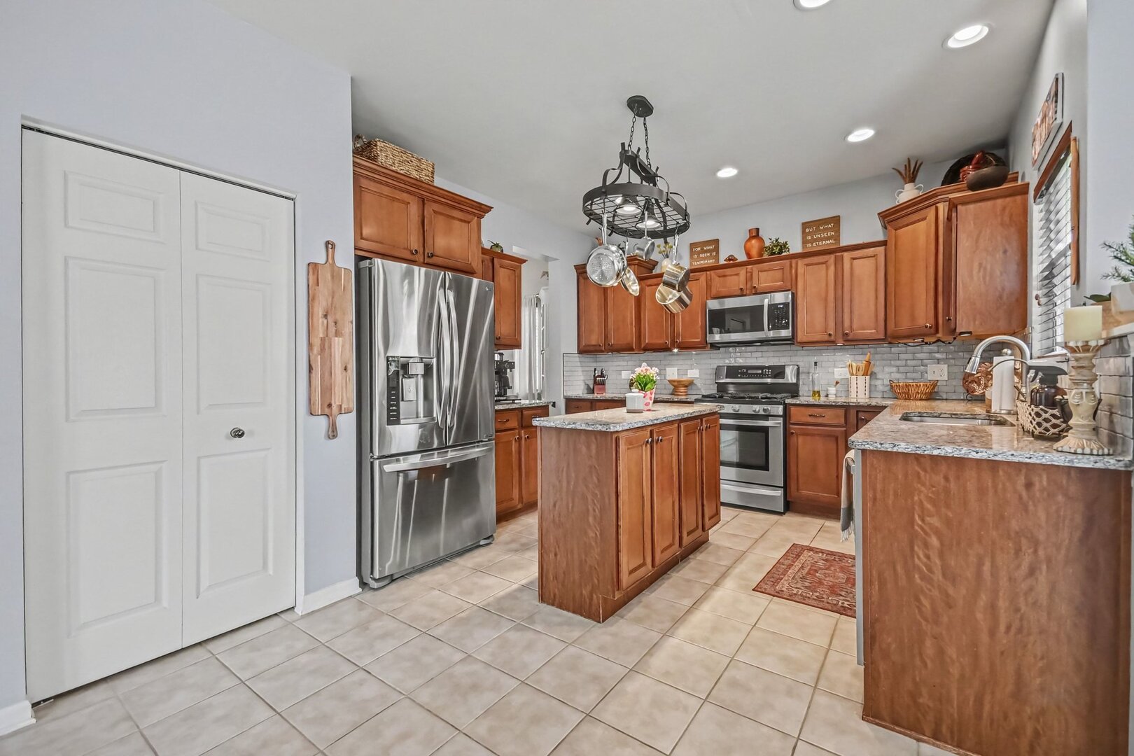 2210 Hagaman Lane Property Photo 6