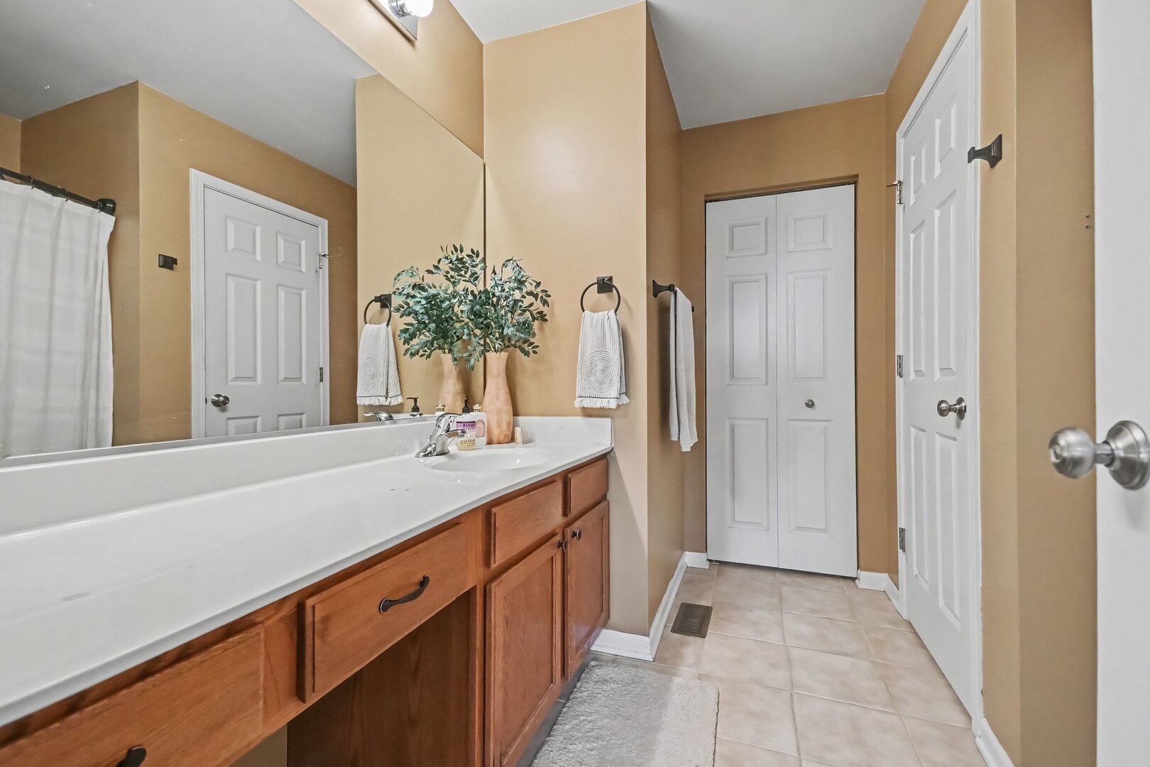 2210 Hagaman Lane Property Photo 13