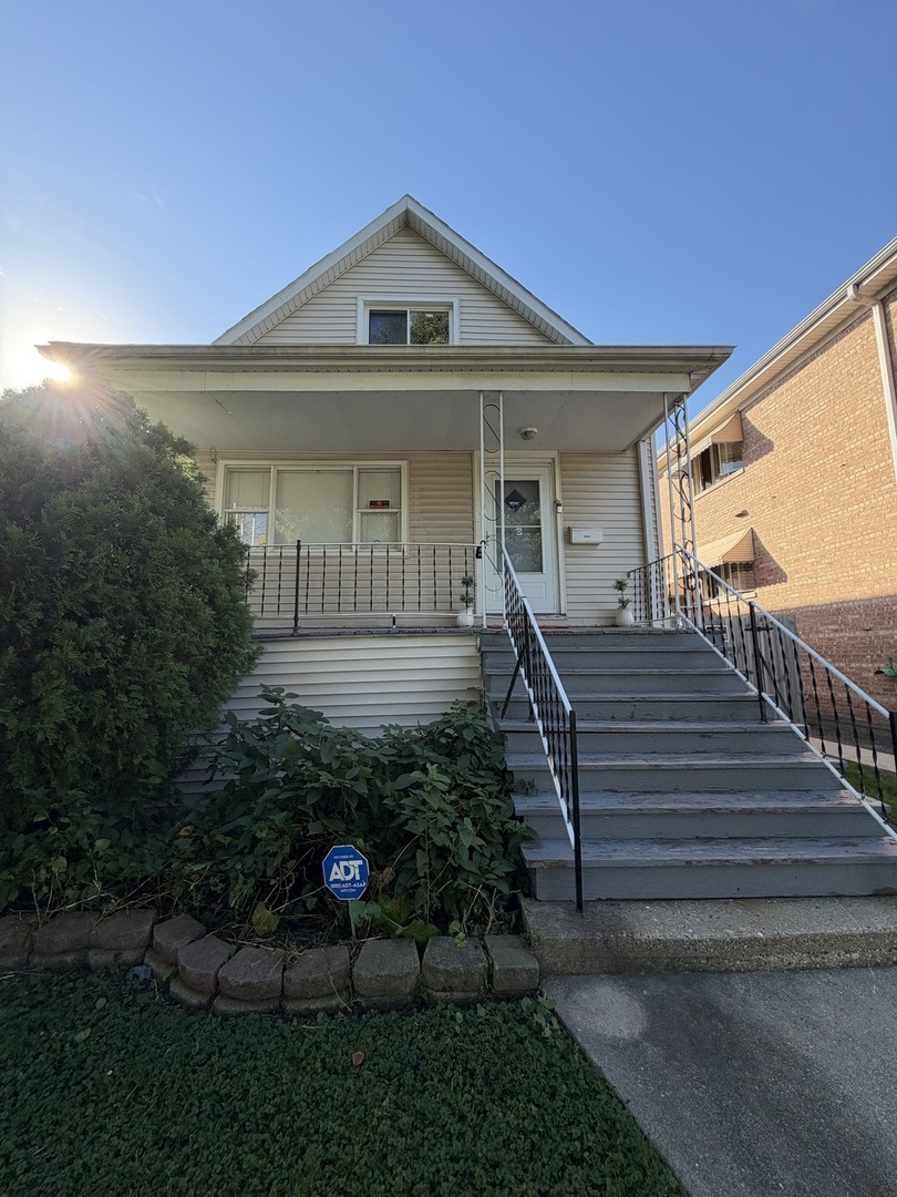 5452 N Luna Avenue Property Photo 1