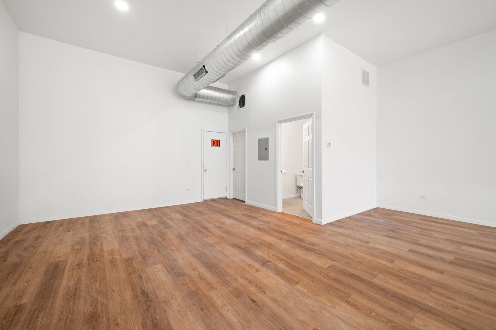 1823 W Chicago Avenue Property Photo 5