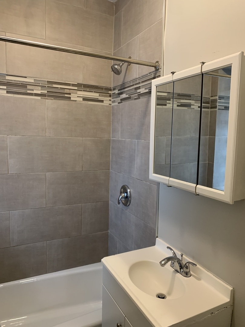 4460 N Avers Avenue 2 Property Photo 13