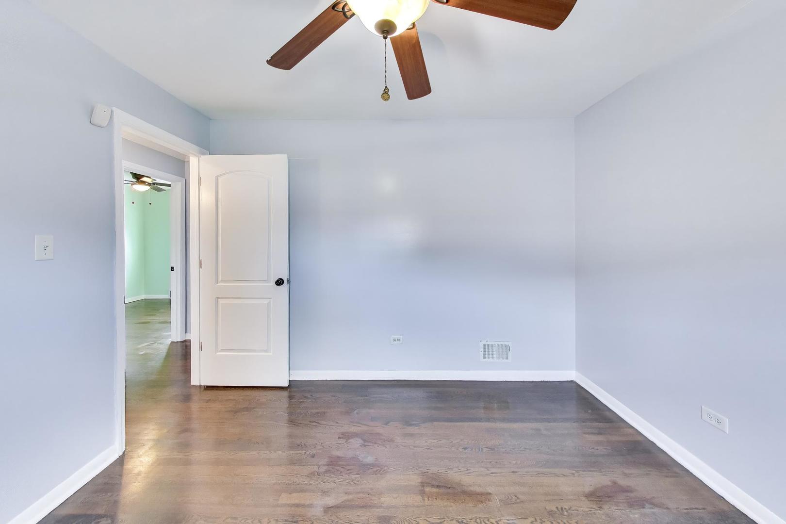 8215 S Tripp Avenue Property Photo 17