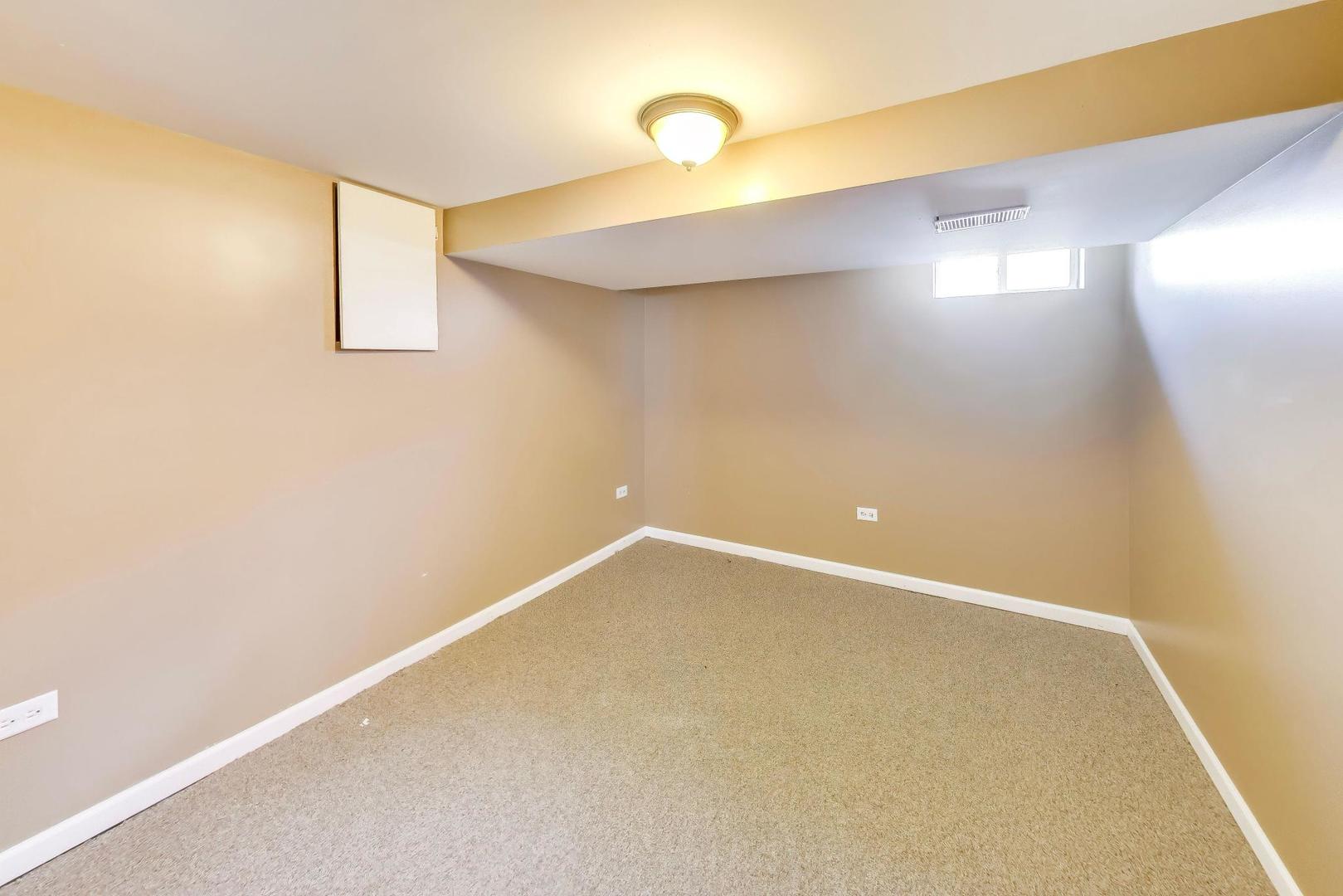 8215 S Tripp Avenue Property Photo 24