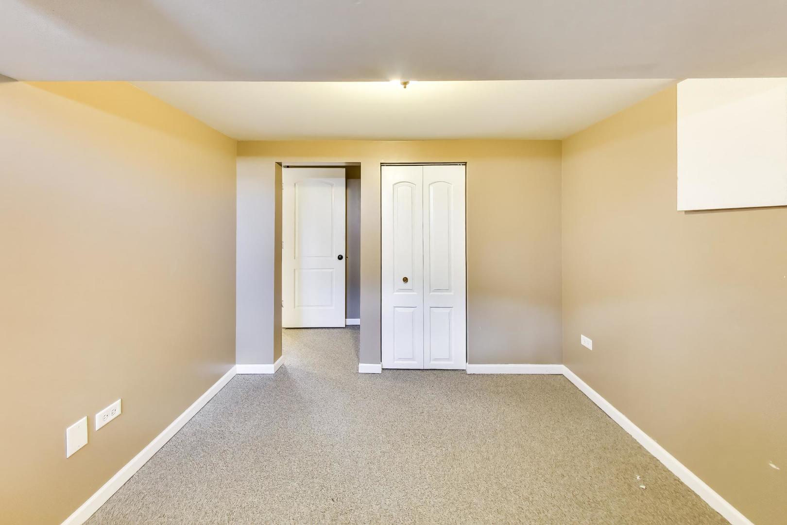 8215 S Tripp Avenue Property Photo 25