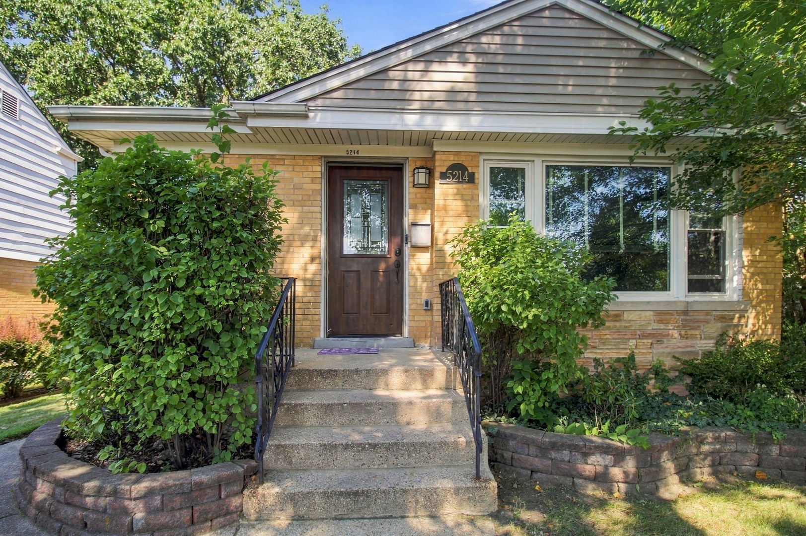 5214 Enfield Avenue Property Photo 1
