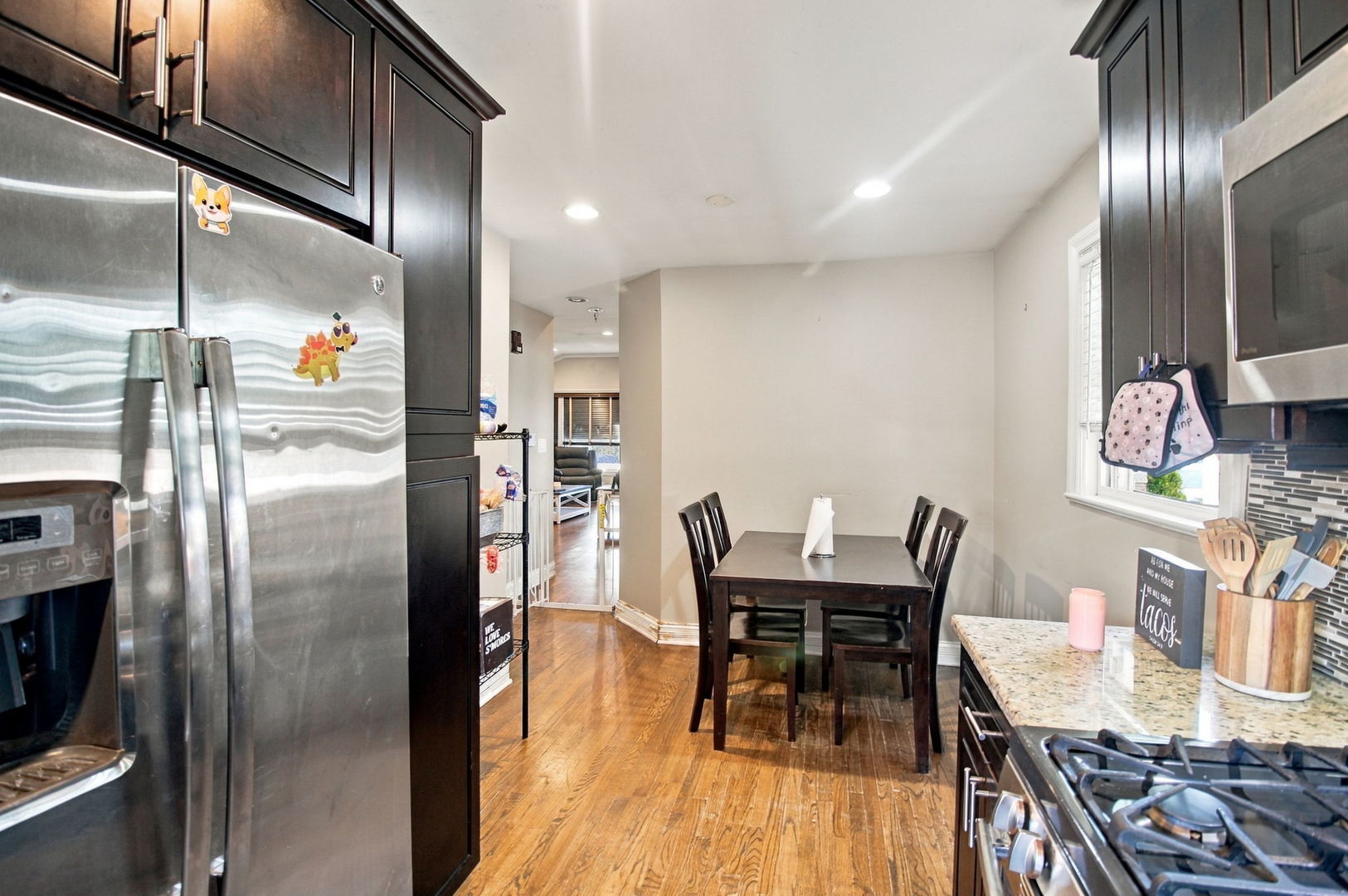 5214 Enfield Avenue Property Photo 4
