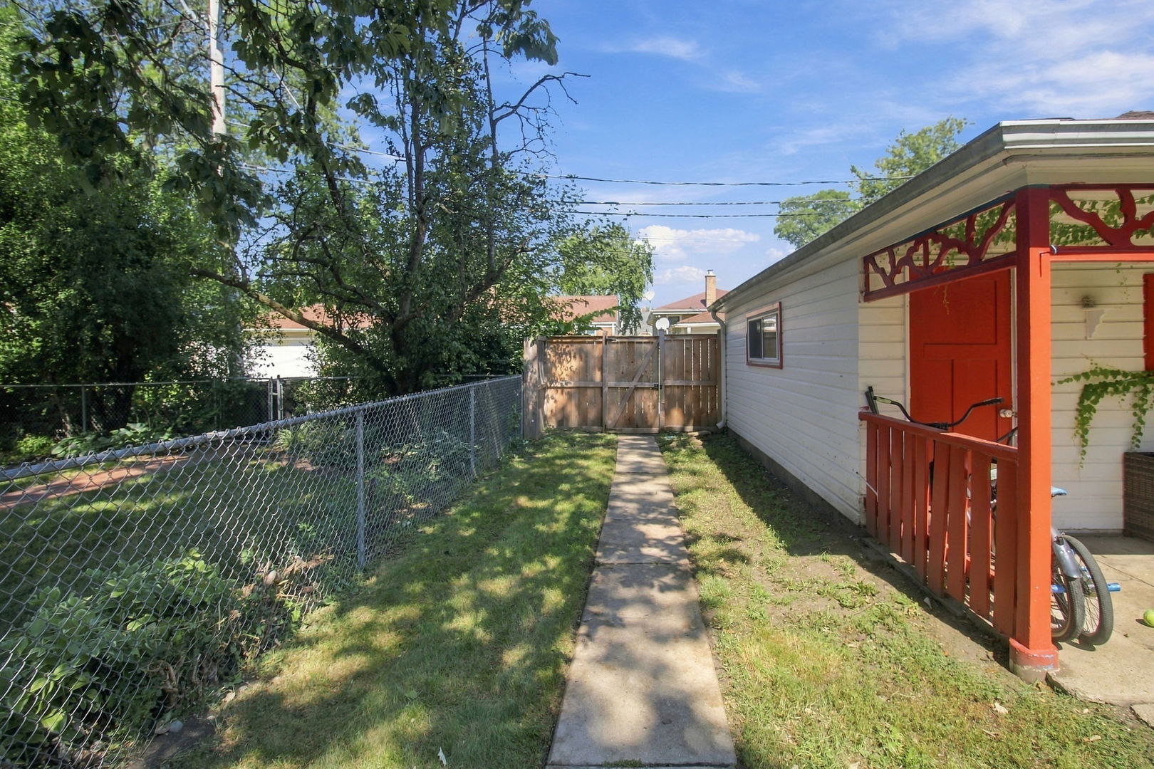 5214 Enfield Avenue Property Photo 16