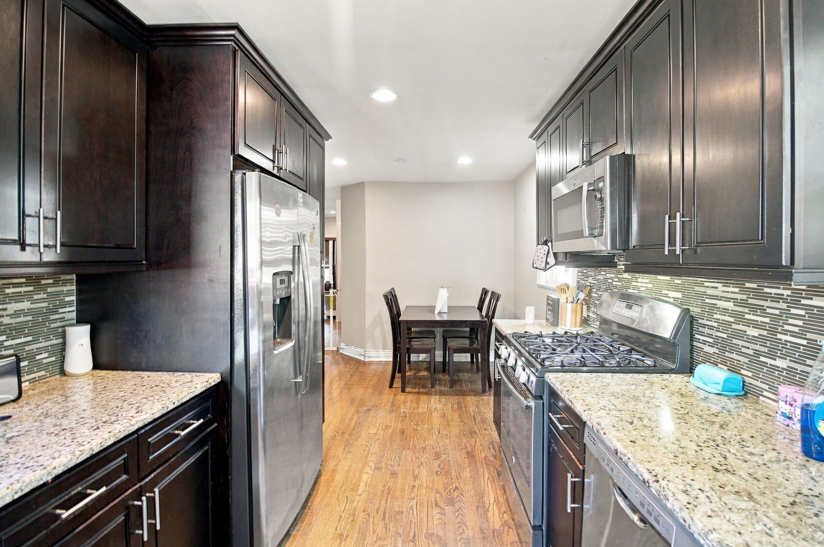 5214 Enfield Avenue Property Photo 23