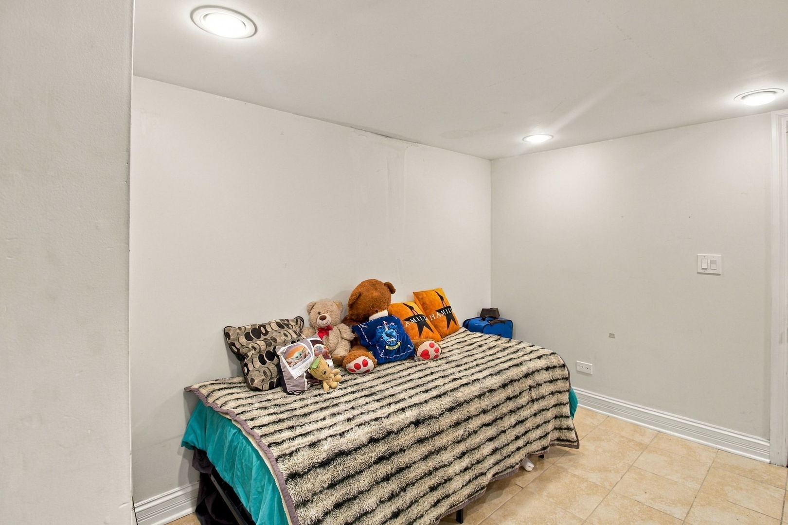 5214 Enfield Avenue Property Photo 25