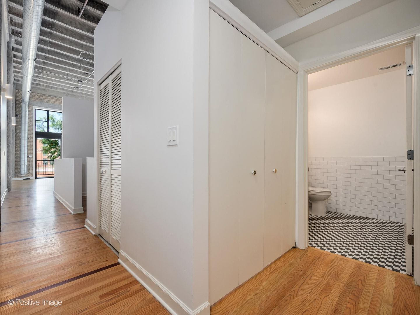 2545 S Dearborn Street 319 Property Photo 21