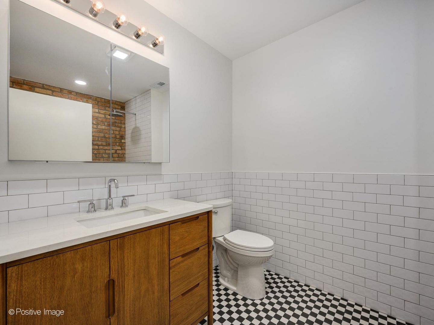 2545 S Dearborn Street 319 Property Photo 22