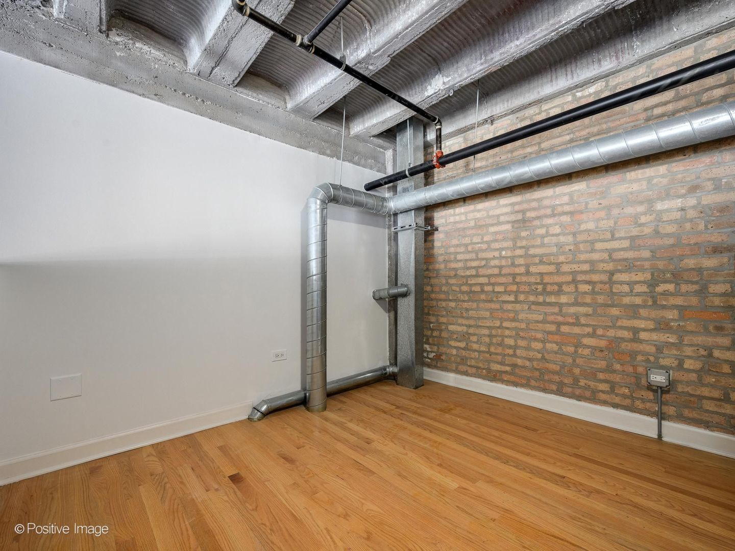 2545 S Dearborn Street 319 Property Photo 27